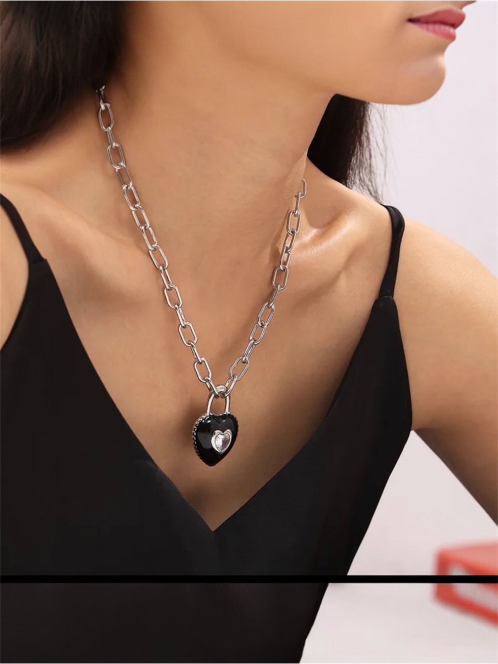 Enamel Heart Pendant Necklace NWT Gold Plated PVD Coated - Picture 3 of 4